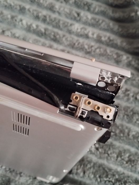 Продам ноутбук з битою матрицею asus  x512u