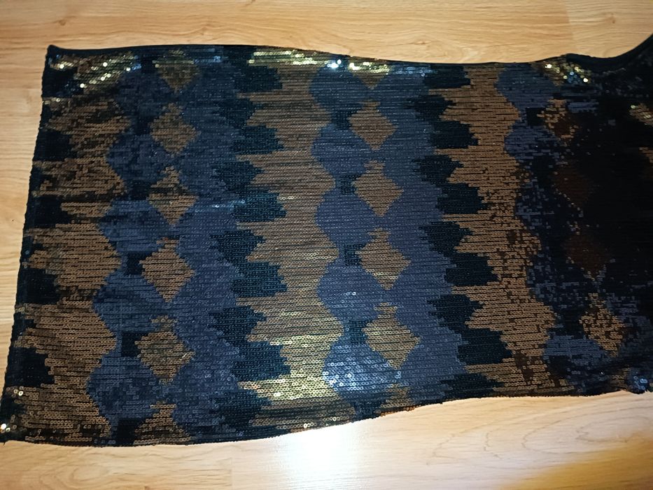 Нарядне плаття з паєтками 11-12 років