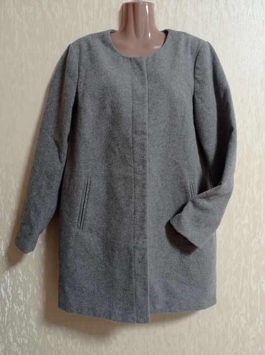Стильне базове сіре пальто