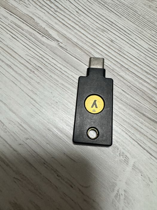 Ключ безпеки YubiKey 5C NFC, USB-C, Yubico
