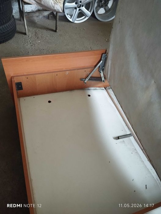 Продам ліжко двоспальне.