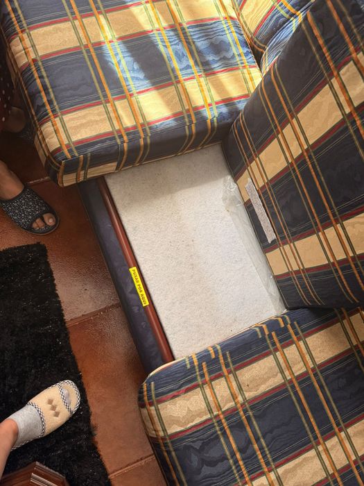 Sofá cama e 2 poltronas/cadeirões