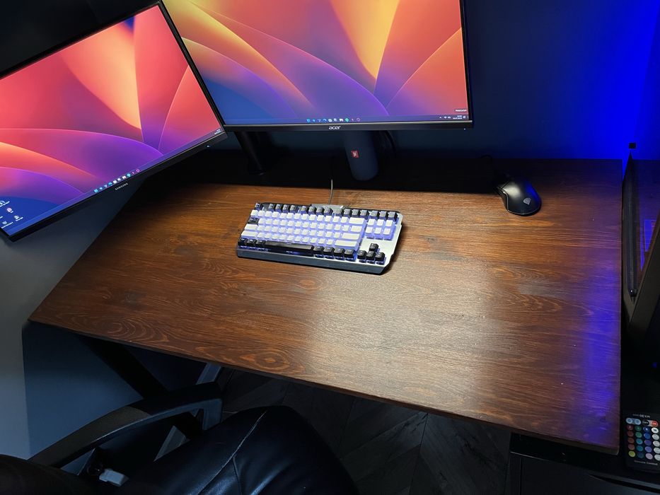 Blat z drewna biurko