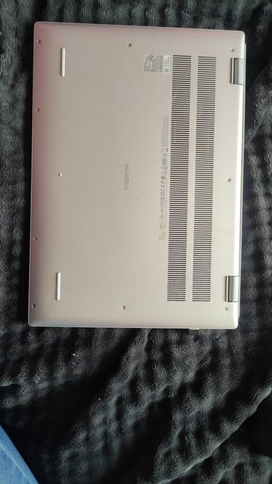 Dell Inspiron 5620 i7 / 16GB / 1TB SSD / 16" / Windows 11  + Gratis