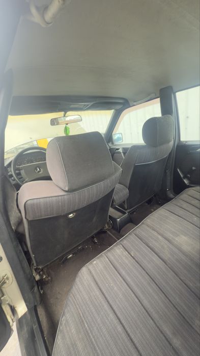 Mercedes w124  250 D 5 cilindros ano 1995 para peças