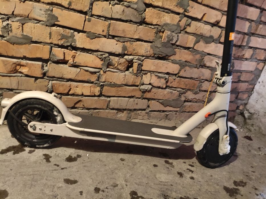 Продам Mi Electric Scooter 3