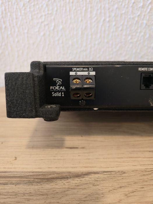 Amplificador de subwoofer Focal Solid 1 mono — 470 watts RMS x 1 a 2 o