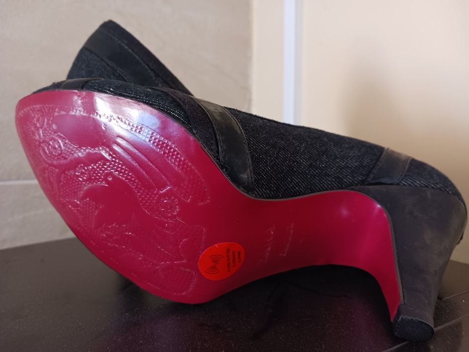 Sapatos pretos zara 38