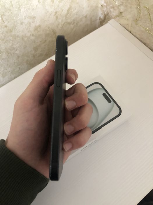 Продам Айфон 15 256гб