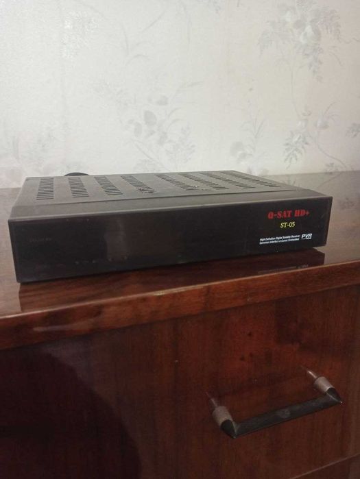 Супутниковий тюнер Q-SAT HD+  ST-05