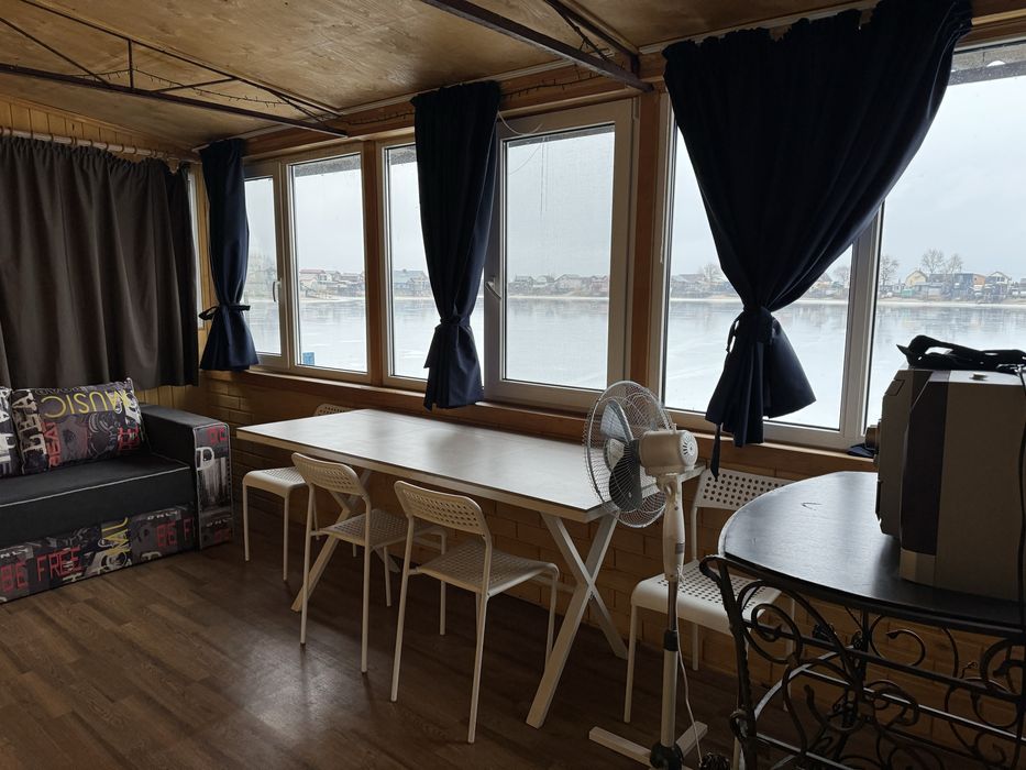 Будинок біля води