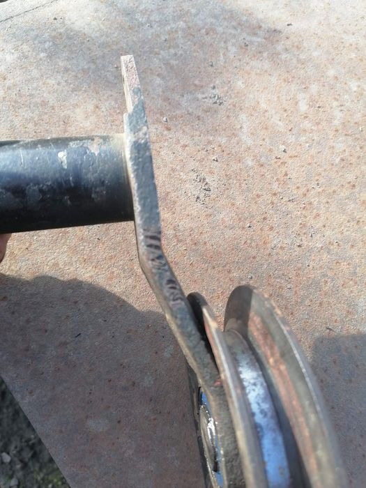 Натяжний ролик  МТЗ-1221