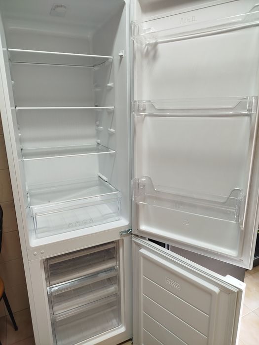 Frigorífico semi novo