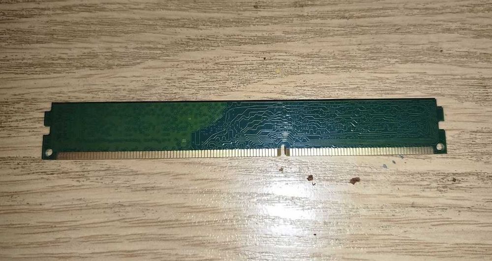 Модуль памяти (оперативка) Kingston 4 GB DDR3 1333 MHz (KVR13N9S8/4)