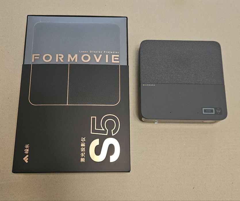 Лазерний проектор Formovie s5