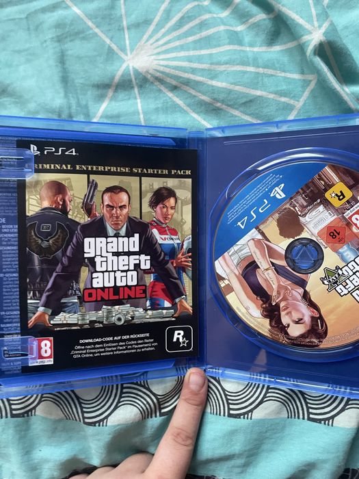 Ps4 slim z 3 grami kabel hdmi i zasilania