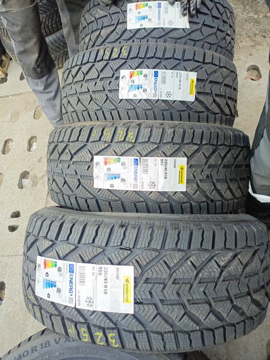 Nowe opony zimowe 235/40/18 kormoran 4 sztuki 2025r