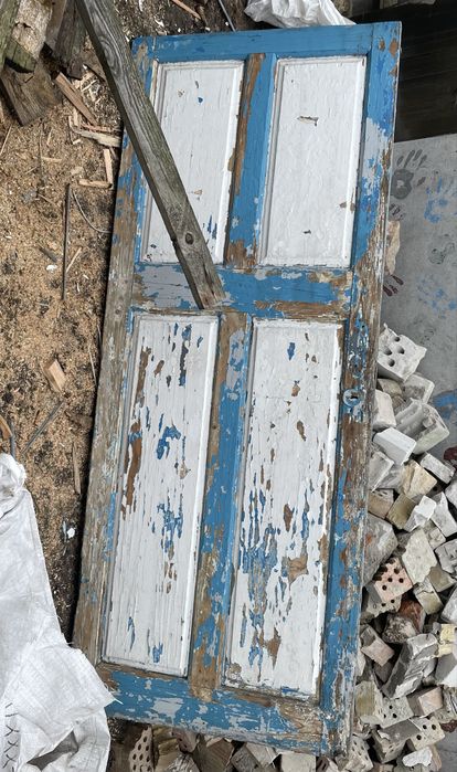 Двери деревянные