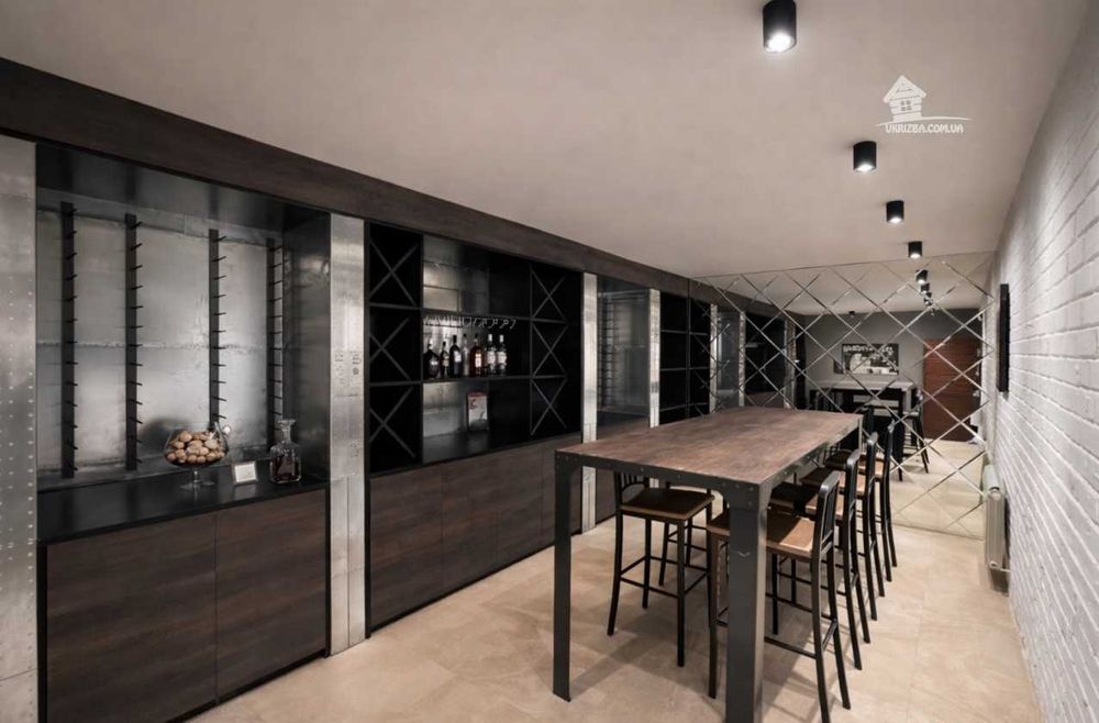 Новий будинок VIP-рівень. High-tech. Кінотеатр, сауна. До 20 осіб.