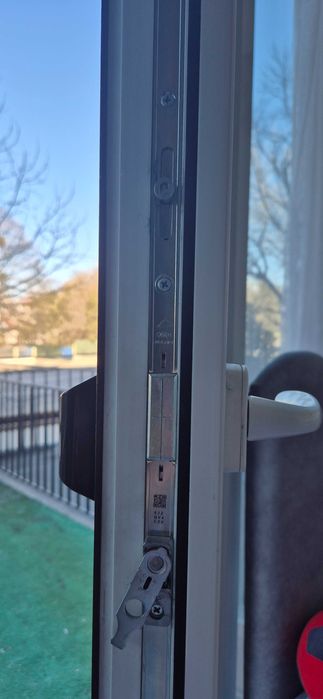 Продам балконні металопластикові двері