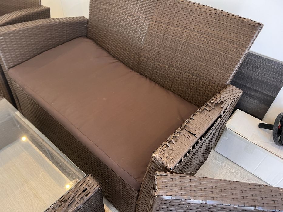 Conjunto de Jardim em Rattan Sintético – Sofá + 2 Poltronas + Mesa de Cent