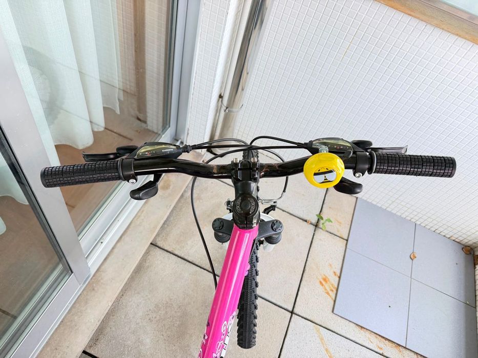Bicicleta juvenil roda 24” com 21 velocidades Shimano