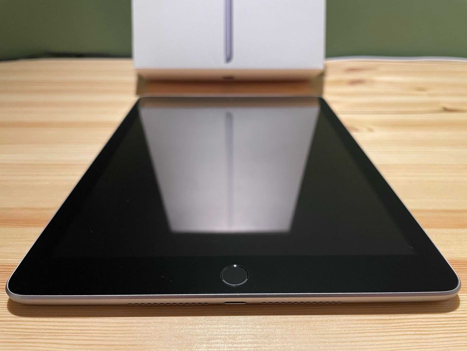 Apple iPad 6.ª Geração (A1893) 128GB Wi‑Fi – Cinzento Sideral – Excelente Estado