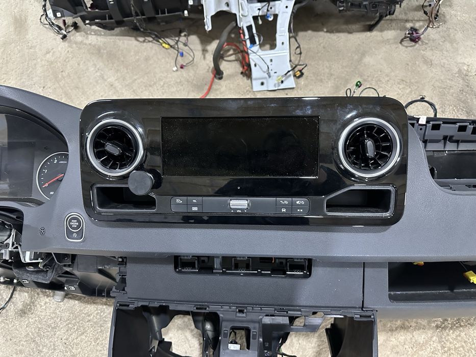 Панель, щиток,магнітола, Mbux, кондиціонер, Спрінтер 907