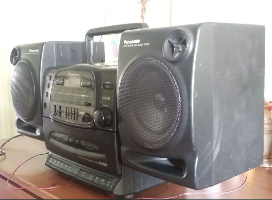 Музыкальный центр "Panasonic"