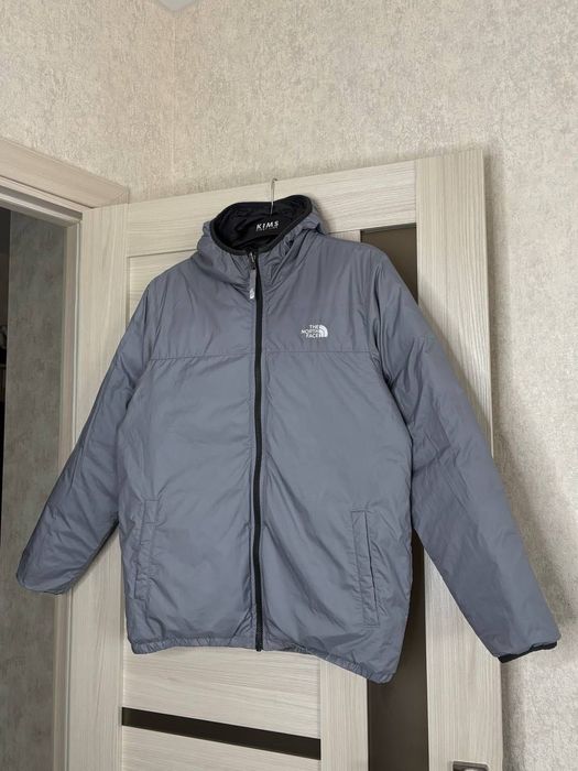 The north face 550 двосторонній мікропуховик/куртка, розмір м