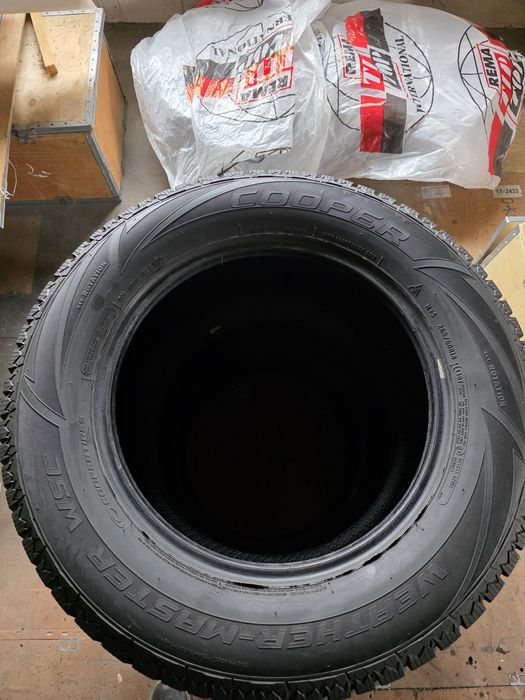 Зимова резина Cooper 265 60 R18