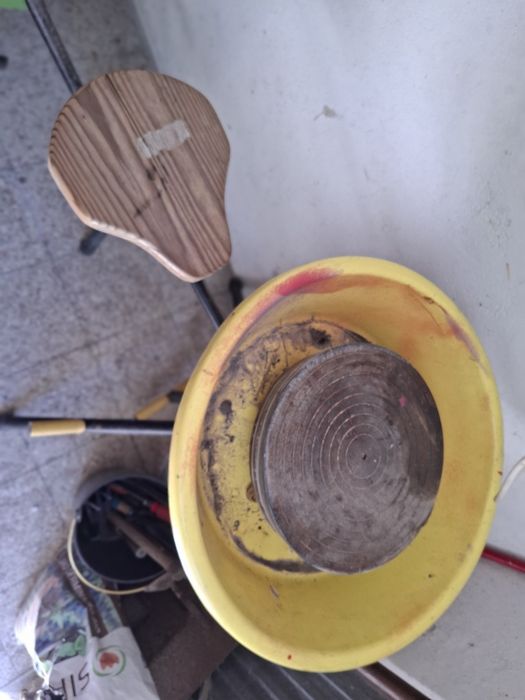 Roda de oleiro manual