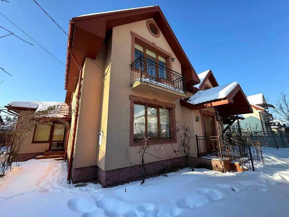 Продається великий будинок з ремонтом і сауною, в Драгомирчанах.