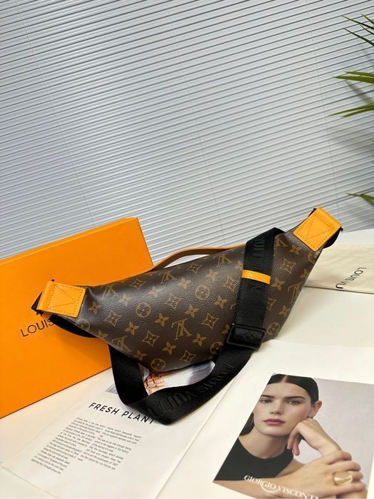 Бананка Louis Vuitton rush мужская сумка коричневая monogram кожаная
