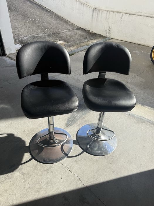 Bancos em napa preto ( preço para desocupar)