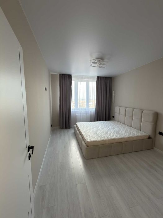 Продажа 1-комнатной квартиры в ЖК Скай Сити по улице Варненская.