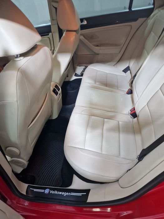 Volkswagen Jetta 2,0 tdi 2011год