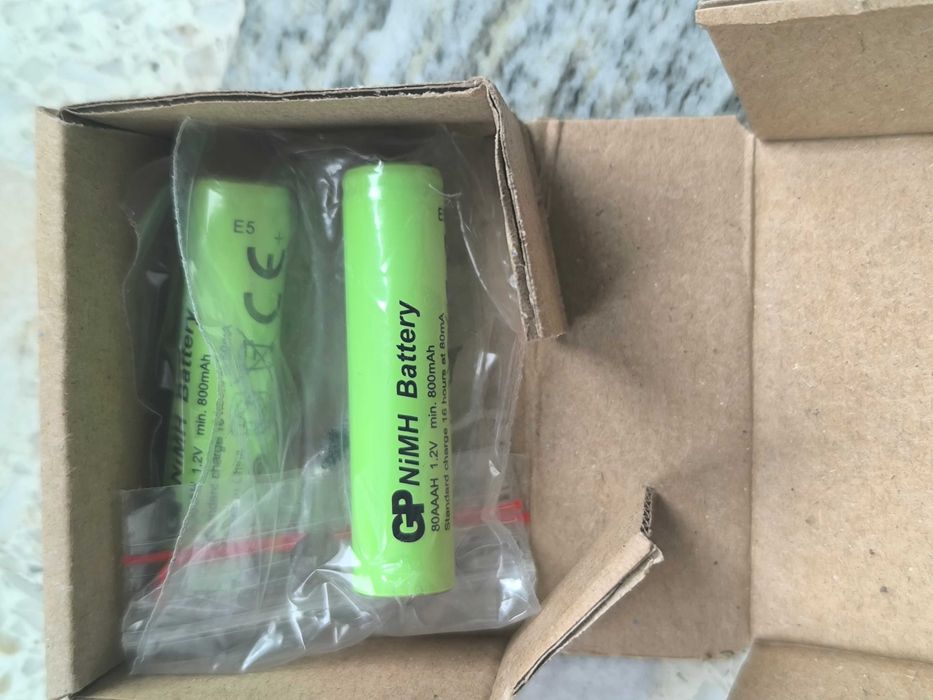 Sprzedam akumulatory GP 1.2 V 800 mAh z blaszkami do lutowania .