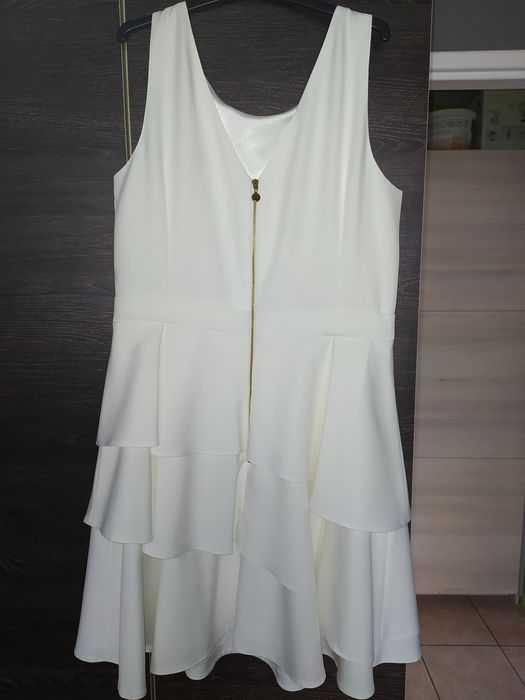 Kremowa ecru sukienka