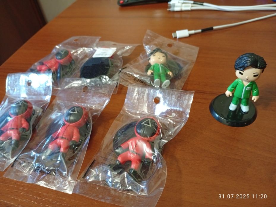Игра в кальмара настольные фигурки
