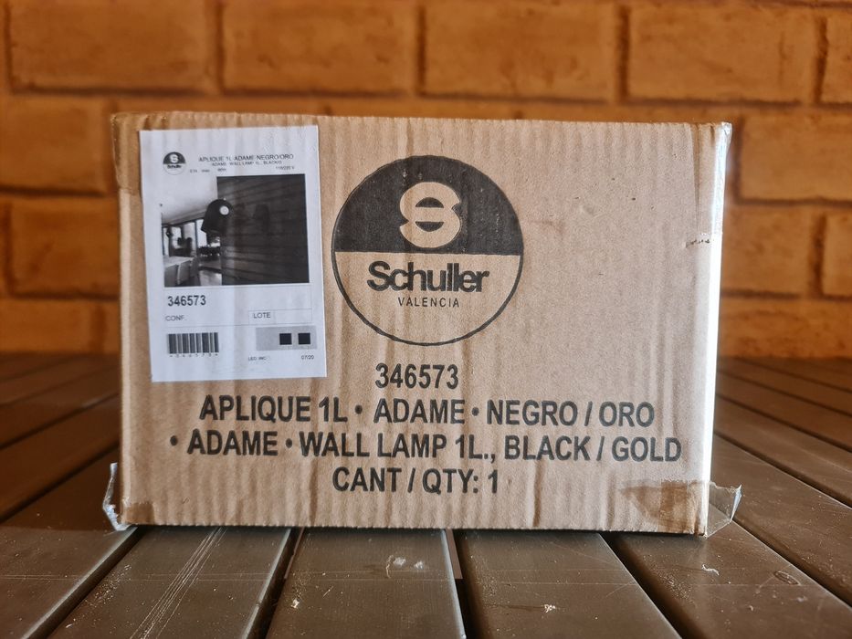 Apliques de Parede Schuller Adame (Preto/Ouro) – Design Moderno