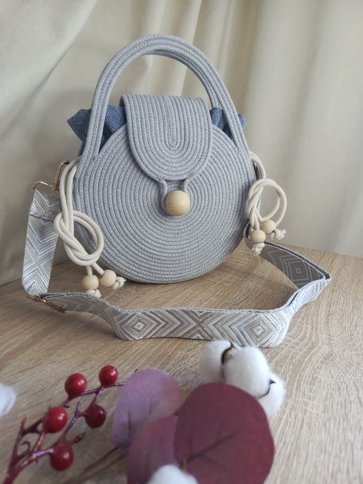 Кругла сумка ручної роботи з бавовняного шнура