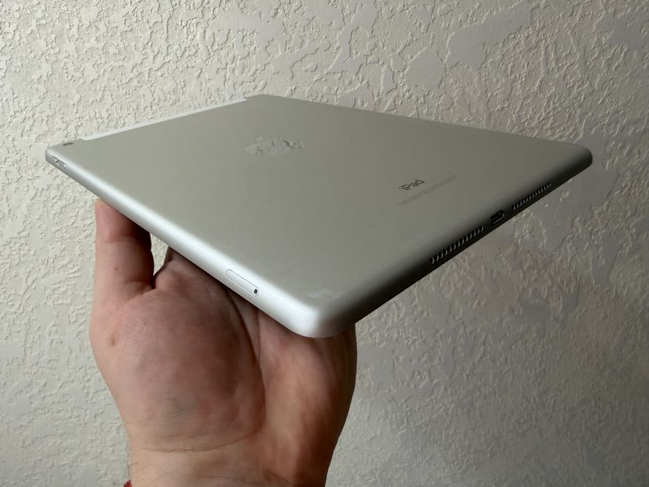 iPad 5 2017 9.7 128Gb WiFi+4G LTE A1823 Silver