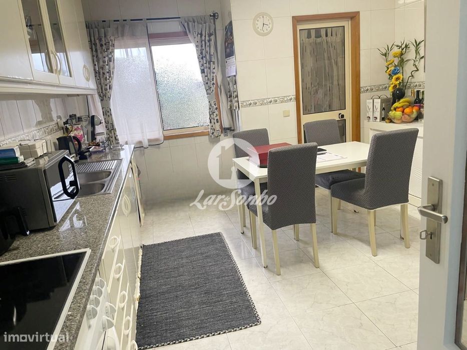 Apartamento T3 com garagem fechada - São Romão, Trofa