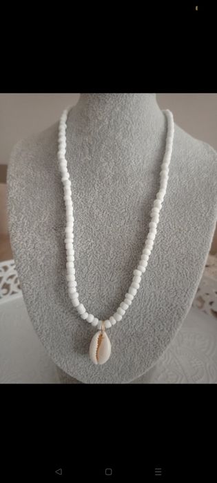 Łańcuszek koralik z muszelką