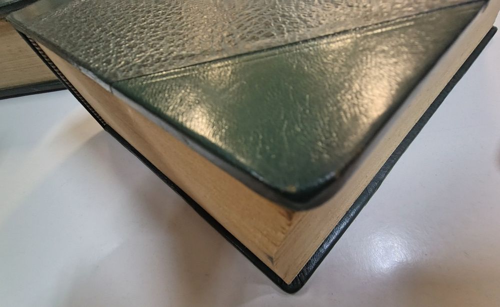 2 Volumes: De las Sucesiones, de Vittorio Polacco
