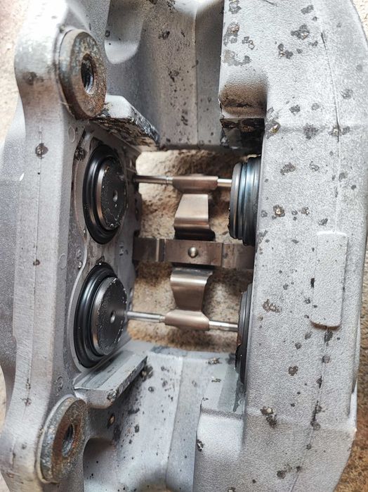 Pinças Bmw Performance 374mm