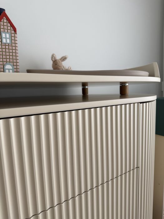 Cómoda BEGE KAI - KAS KOPENHAGEN ( trocador incluido)