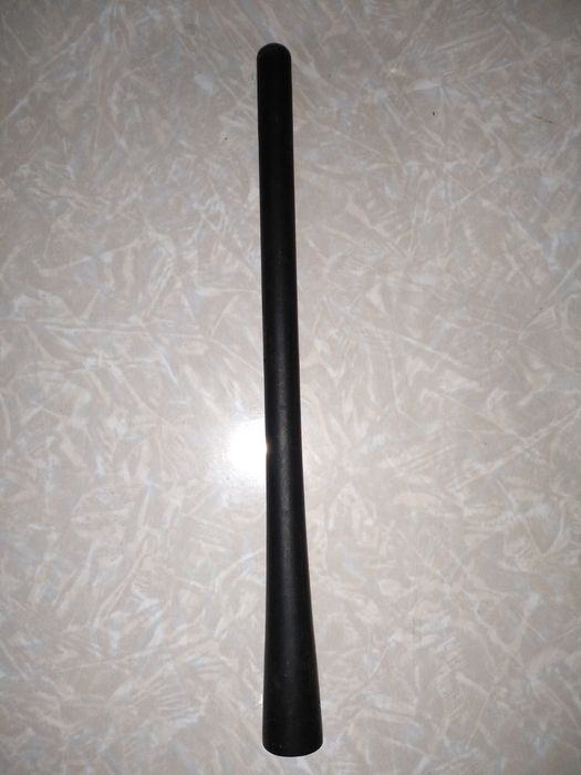 AНТЕНА для автомобиля осталась гладкая.