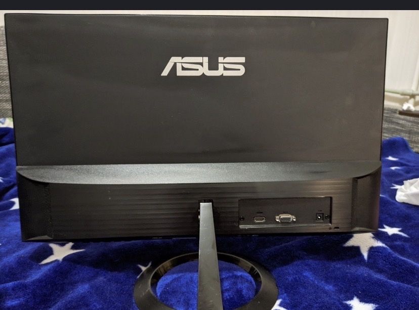 Компьютер экран Асус и системный блок Винга